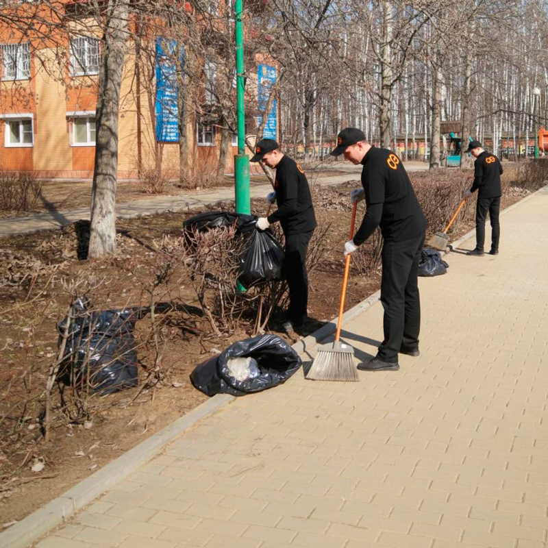 Уборка листьев в Спасске